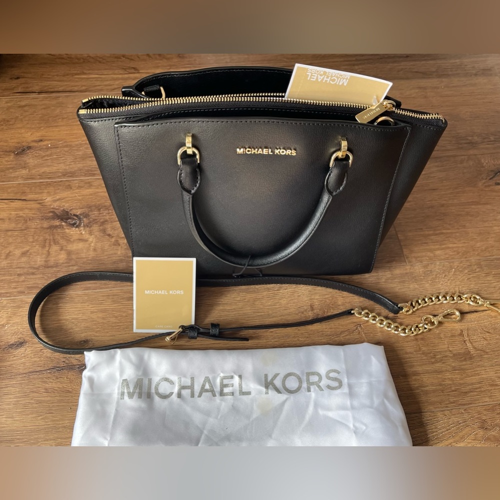 MICHAEL KORS-NWT Black Leather Handbag